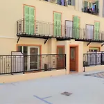 Delille Centre 01 *